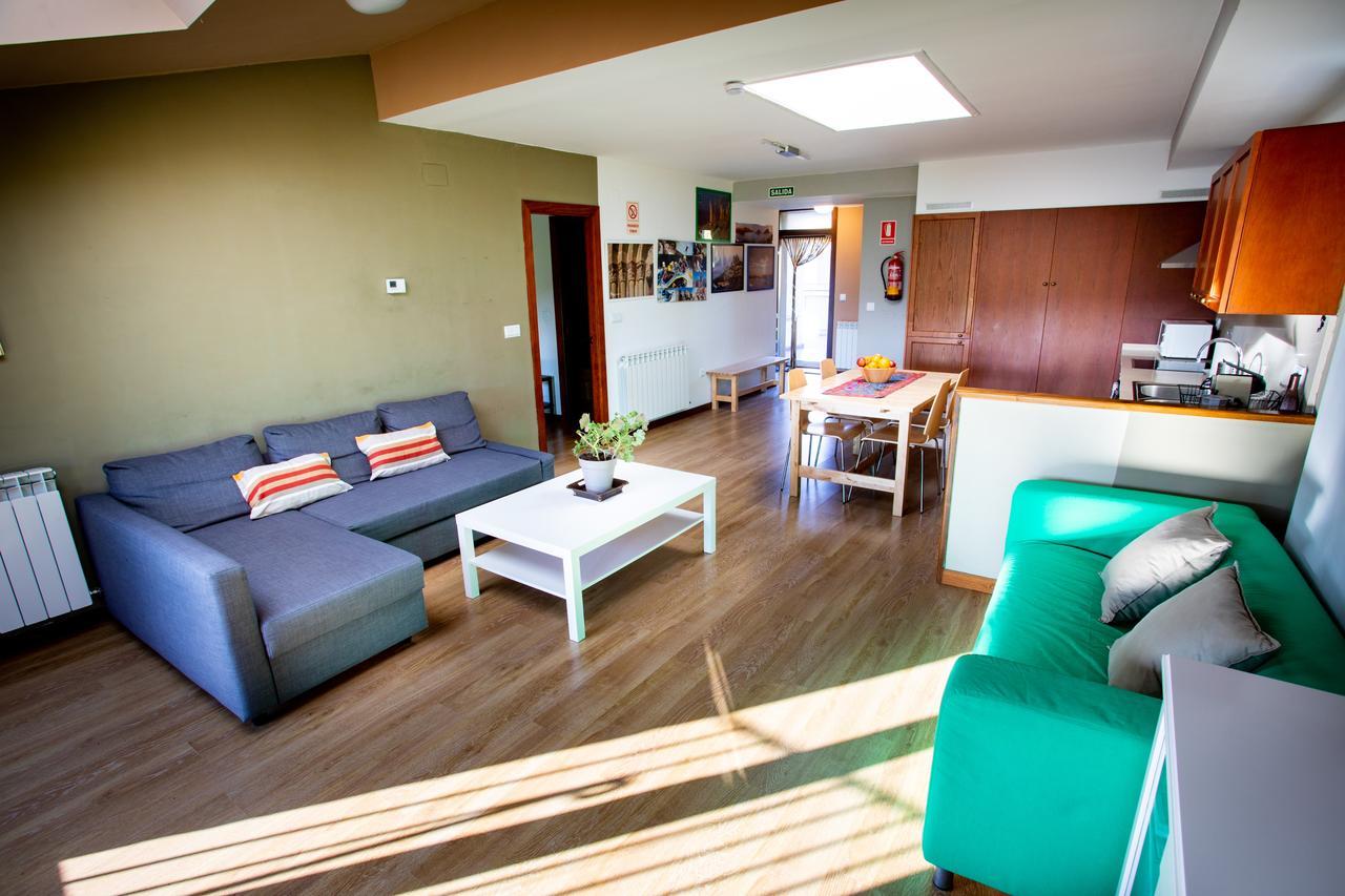 Apartamentos Turisticos Mallos De Huesca Ayerbe Exterior foto