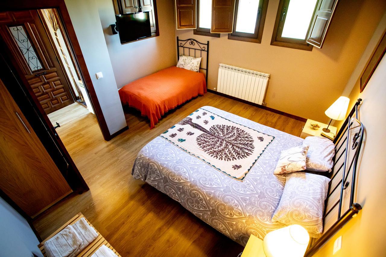 Apartamentos Turisticos Mallos De Huesca Ayerbe Exterior foto